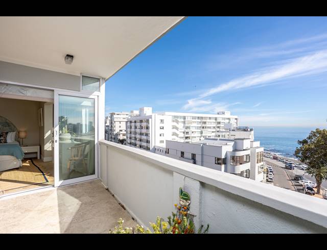 3 BEDROOM APARTMENT TO LET IN SEA POINT